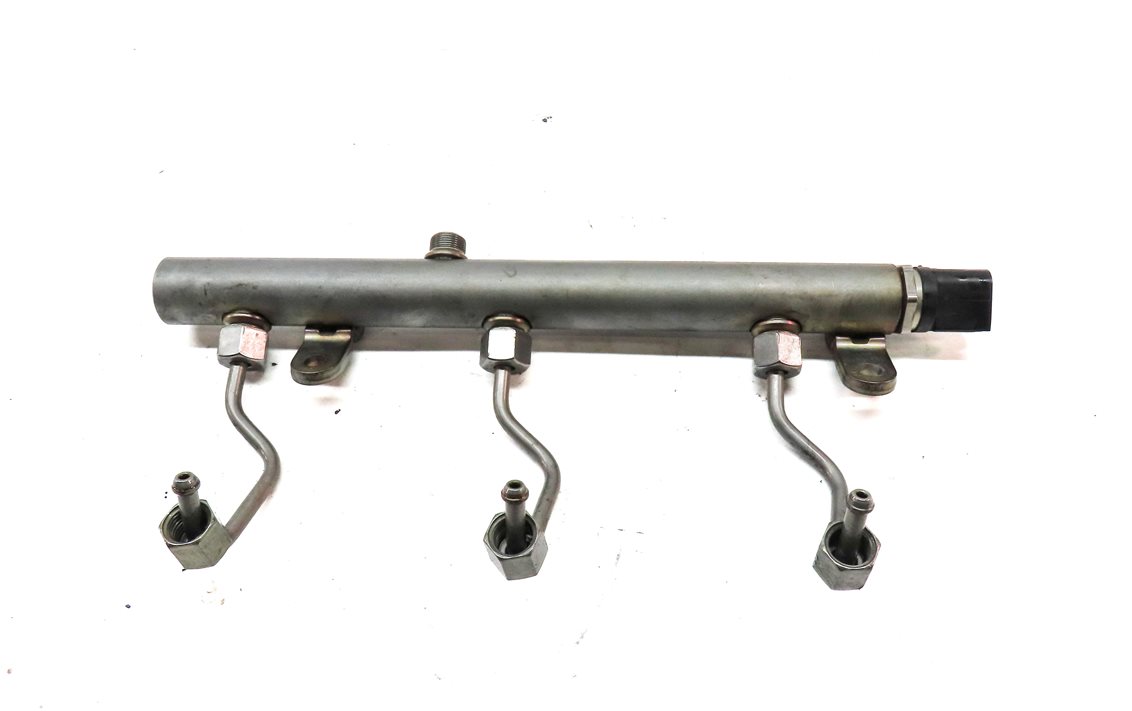 Thumbnail 4: 2012 MERCEDES ML350 (W166) 3.0L DIESEL (642.826) ENGINE RIGHT FUEL RAIL w/ LINES