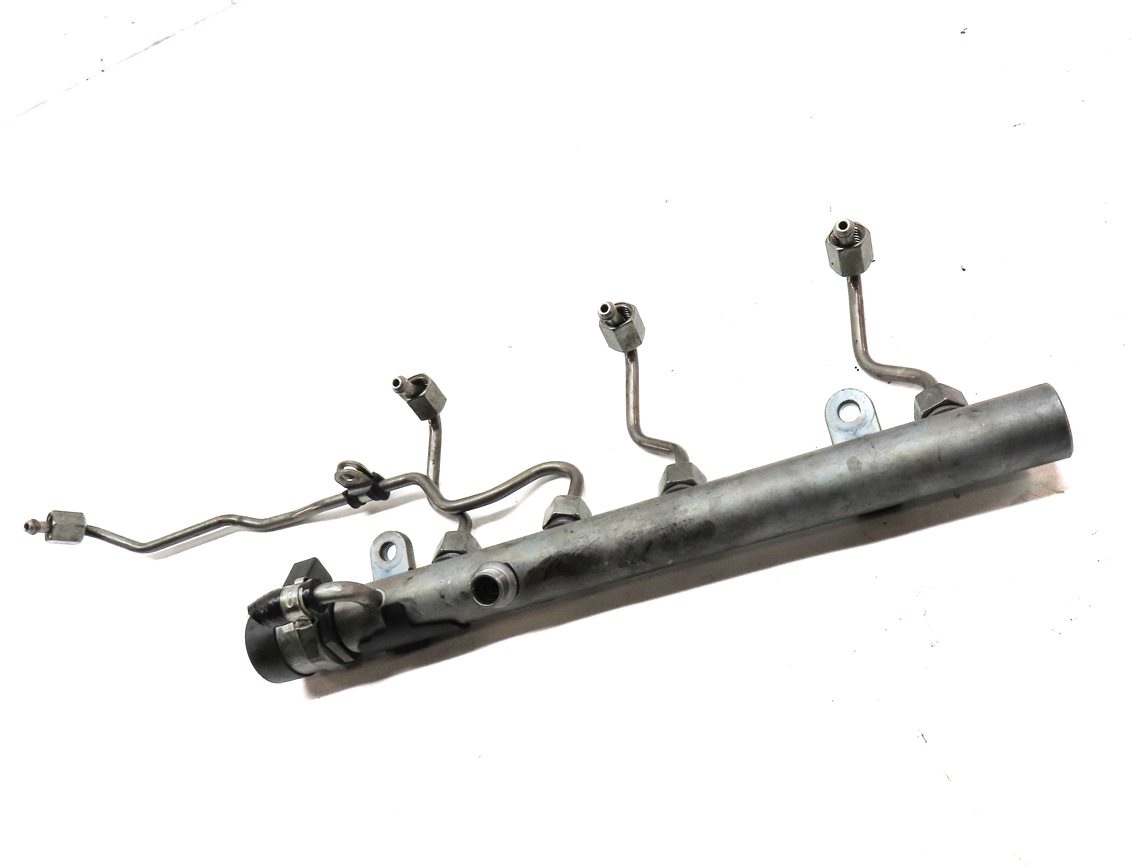 Thumbnail 3: 2012 MERCEDES ML350 (W166) 3.0L DIESEL (642.826) ENGINE LEFT FUEL RAIL w/ LINES