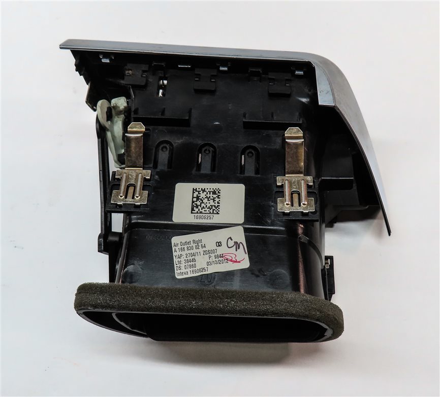 Thumbnail 5: 2012 MERCEDES ML350 (W166) FRONT RIGHT PASSENGER DASH AC HEATER AIR VENT (BLACK)