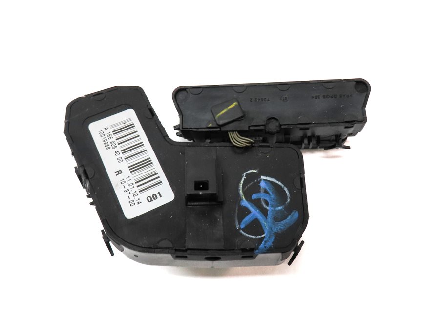 Thumbnail 5: 2012 MERCEDES ML350 (W166) FRONT RIGHT PASSENGER SEAT ADJUST SWITCH (BLACK)