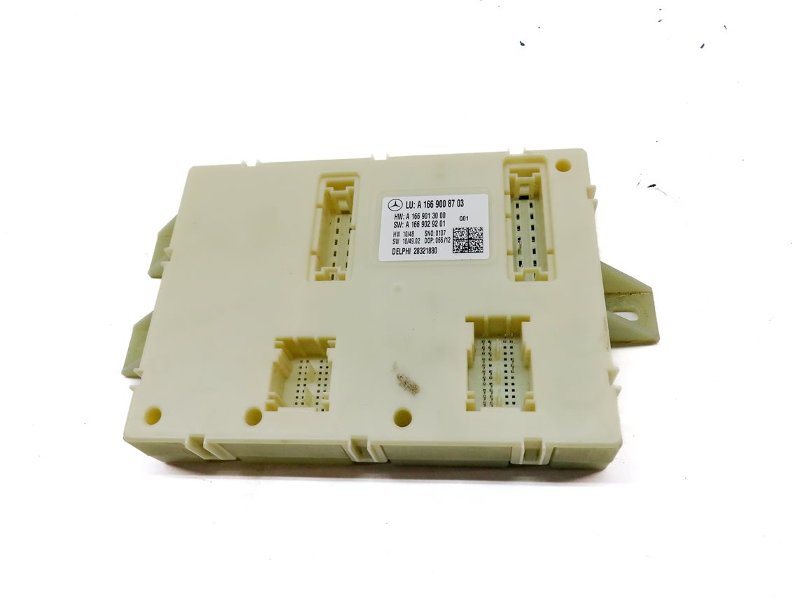 Thumbnail 2: 2012 MERCEDES ML350 (W166) REAR SIGNAL ACQUISTION MODULE (SAM)