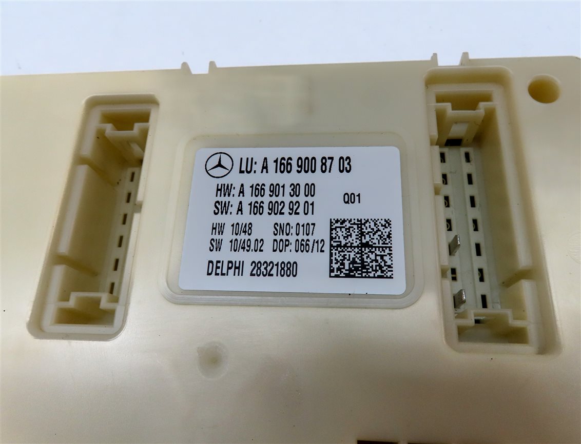 Thumbnail 4: 2012 MERCEDES ML350 (W166) REAR SIGNAL ACQUISTION MODULE (SAM)