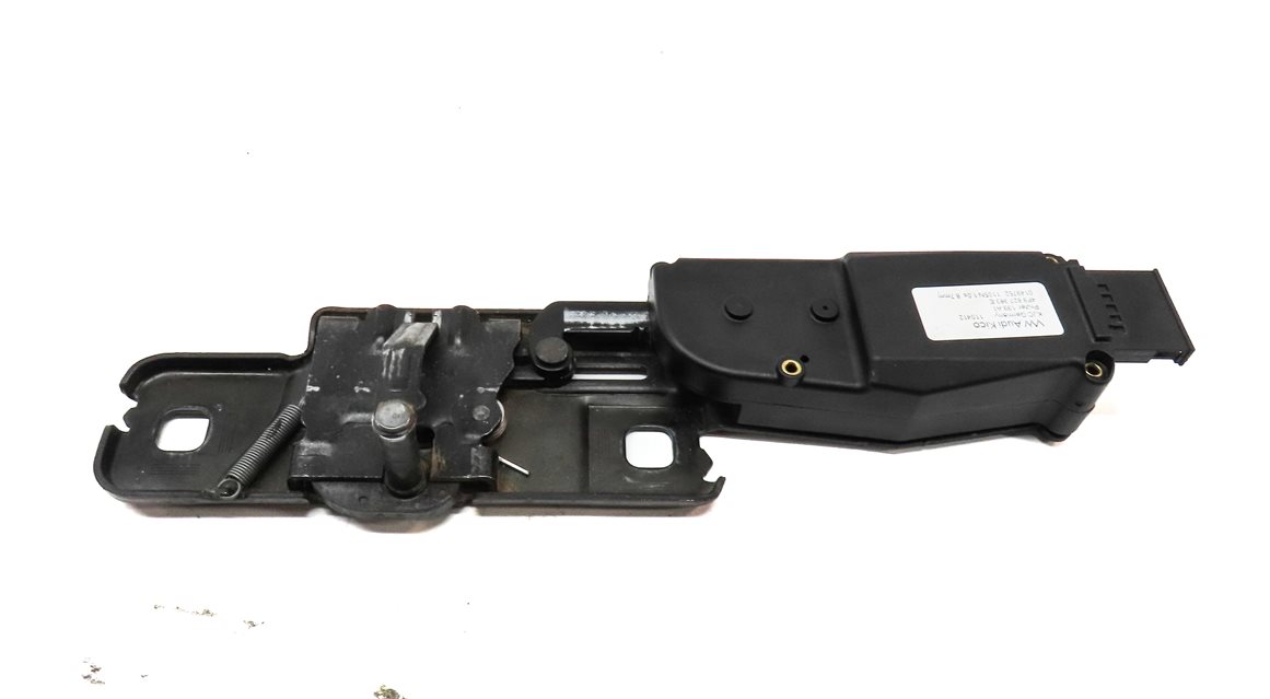 Thumbnail 4: 2012 AUDI Q7 (4L) REAR HATCH STRIKER PLATE & LOCK LATCH ACTUATOR