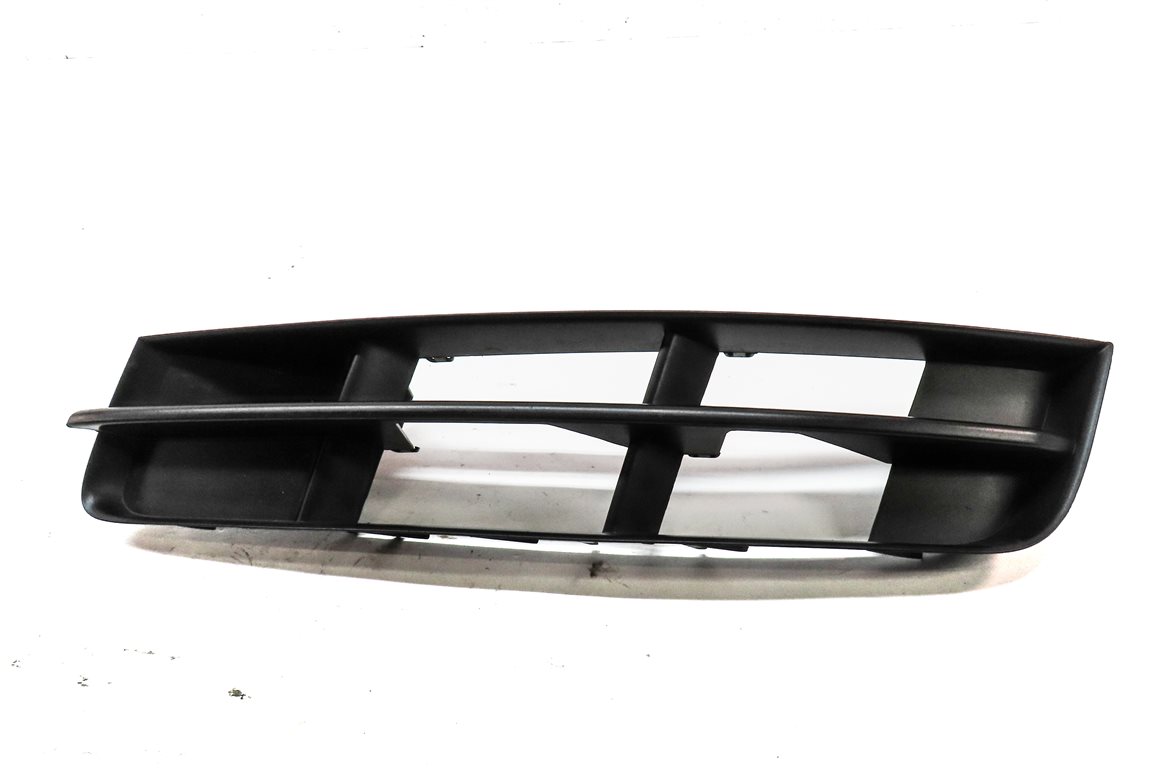 Thumbnail 2: 2012 AUDI Q7 (4L) FRONT LEFT DRIVER SIDE LOWER BUMPER AIR VENT GRILLE TRIM