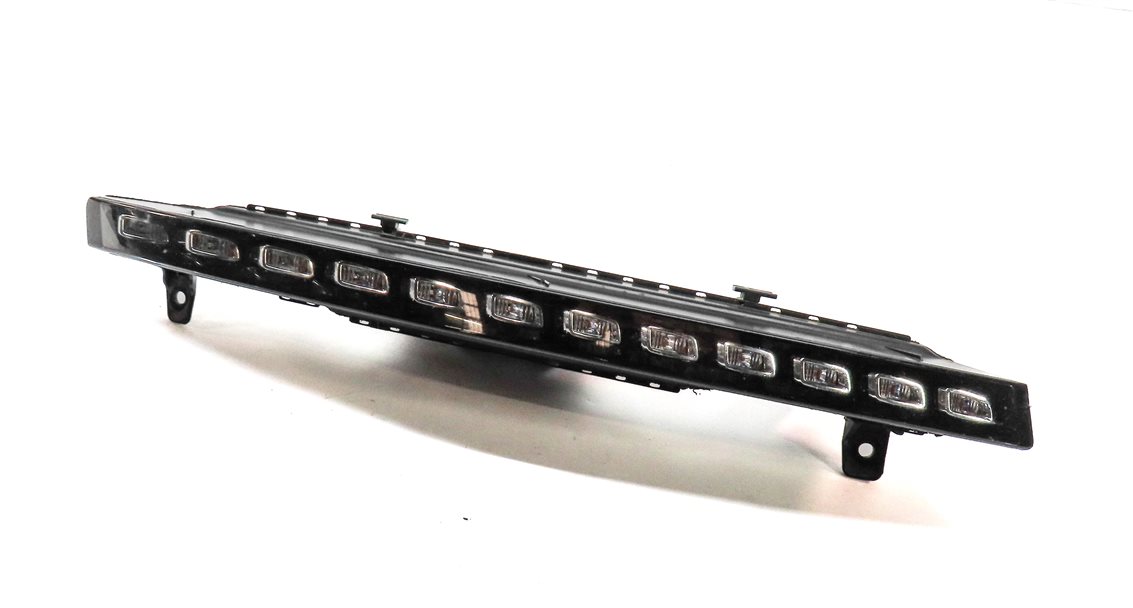 Thumbnail 1: 2010-2015 AUDI Q7 (4L) RIGHT FRONT PASSENGER TURN SIGNAL MARKER LIGHT LAMP (LED)