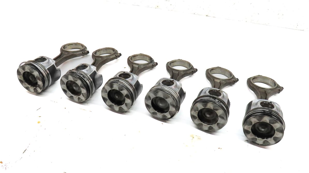 Thumbnail 1: 09-12 VW TOUAREG / AUDI Q7 4L 3.0L CATA DIESEL ENGINE- ROD & PISTON SET- 6