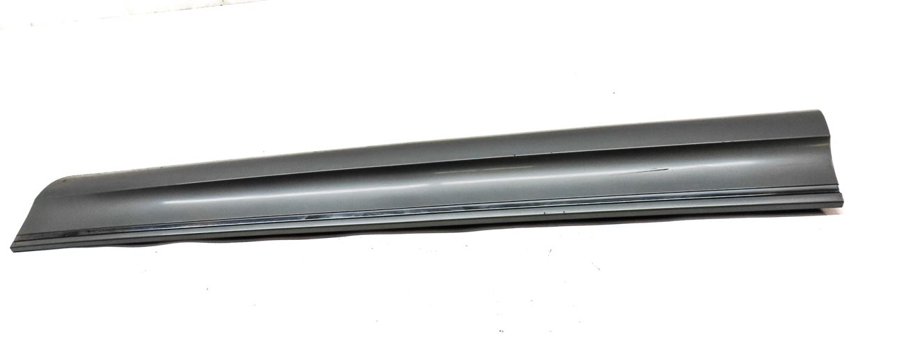 Thumbnail 2: 10-15 AUDI Q7 (4L) FRONT RIGHT PASSENGER LOWER DOOR TRIM MOULDING PANEL (Grey)