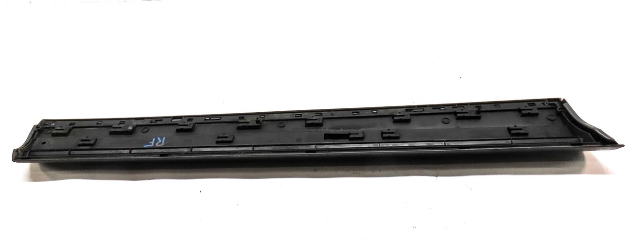 Thumbnail 6: 10-15 AUDI Q7 (4L) FRONT RIGHT PASSENGER LOWER DOOR TRIM MOULDING PANEL (Grey)