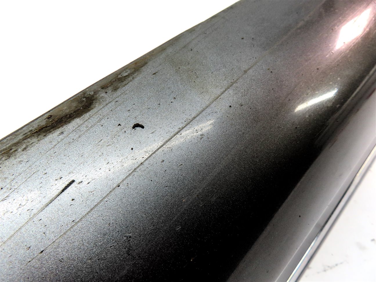 Thumbnail 8: 10-15 AUDI Q7 (4L) FRONT RIGHT PASSENGER LOWER DOOR TRIM MOULDING PANEL (Grey)