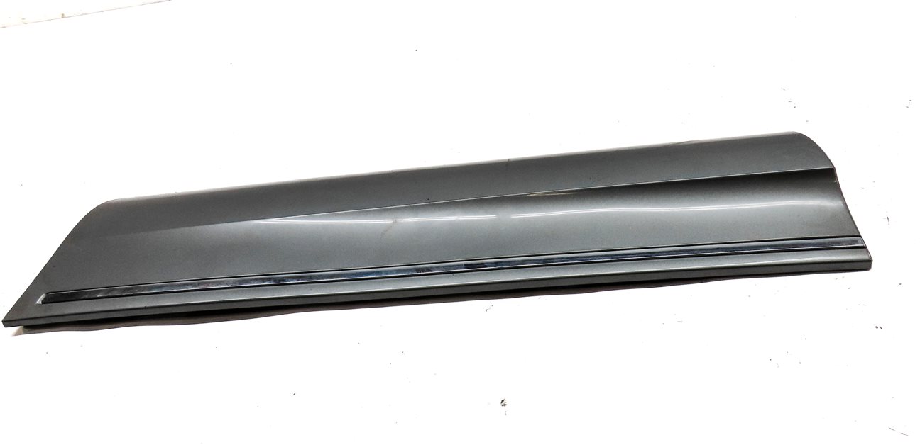 Thumbnail 2: 2010-2015 AUDI Q7 (4L) REAR LEFT LOWER DOOR MOULDING TRIM PANEL (Grey)