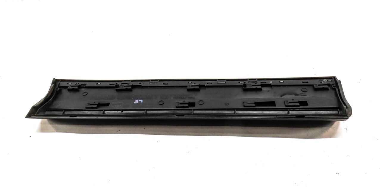 Thumbnail 5: 2010-2015 AUDI Q7 (4L) REAR LEFT LOWER DOOR MOULDING TRIM PANEL (Grey)