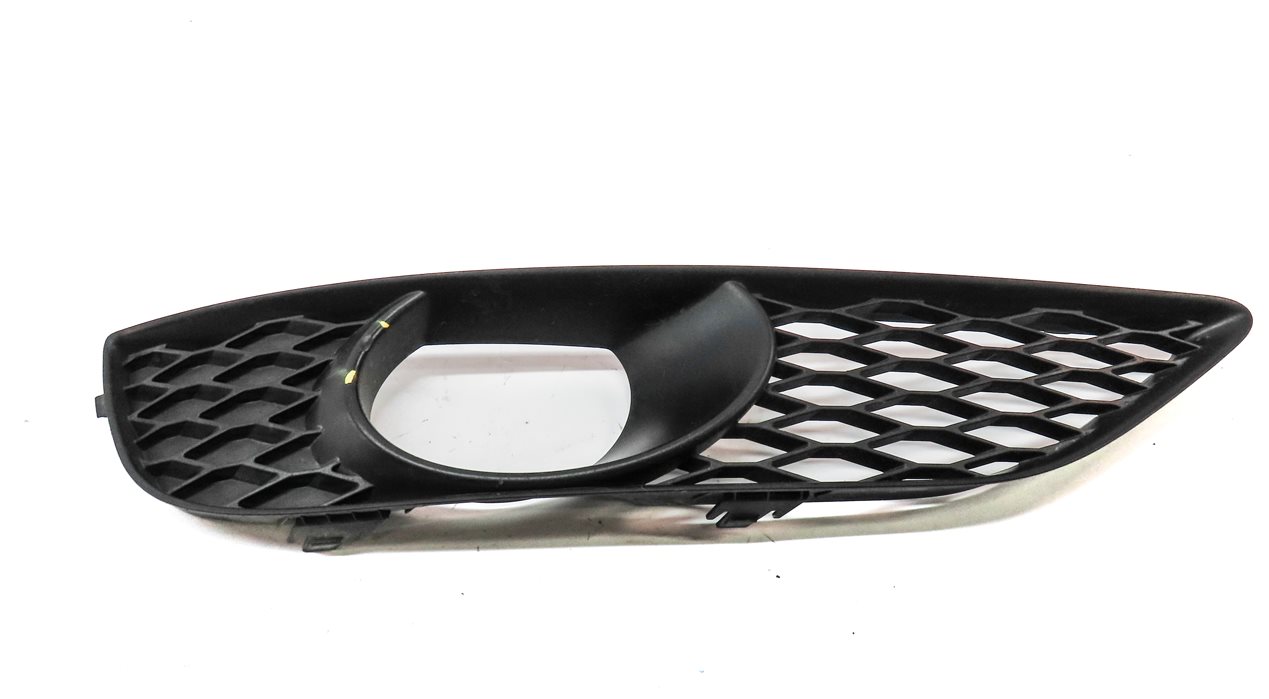 Thumbnail 2: 2015 AUDI Q7 PRESTIGE (4L) FRONT RIGHT PASSENGER LOWER FOG LIGHT TRIM (BLACK)