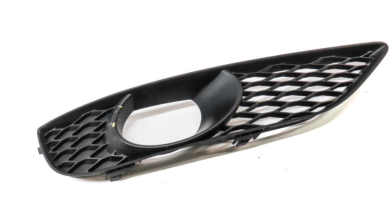 Thumbnail 3: 2015 AUDI Q7 PRESTIGE (4L) FRONT RIGHT PASSENGER LOWER FOG LIGHT TRIM (BLACK)