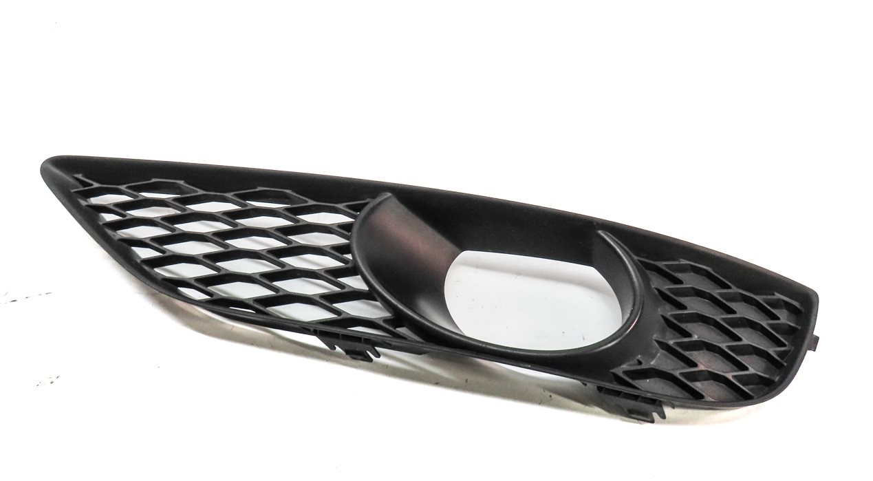 Thumbnail 1: 2015 AUDI Q7 PRESTIGE (4L) FRONT LEFT DRIVER LOWER FOG LIGHT LAMP TRIM (BLACK)