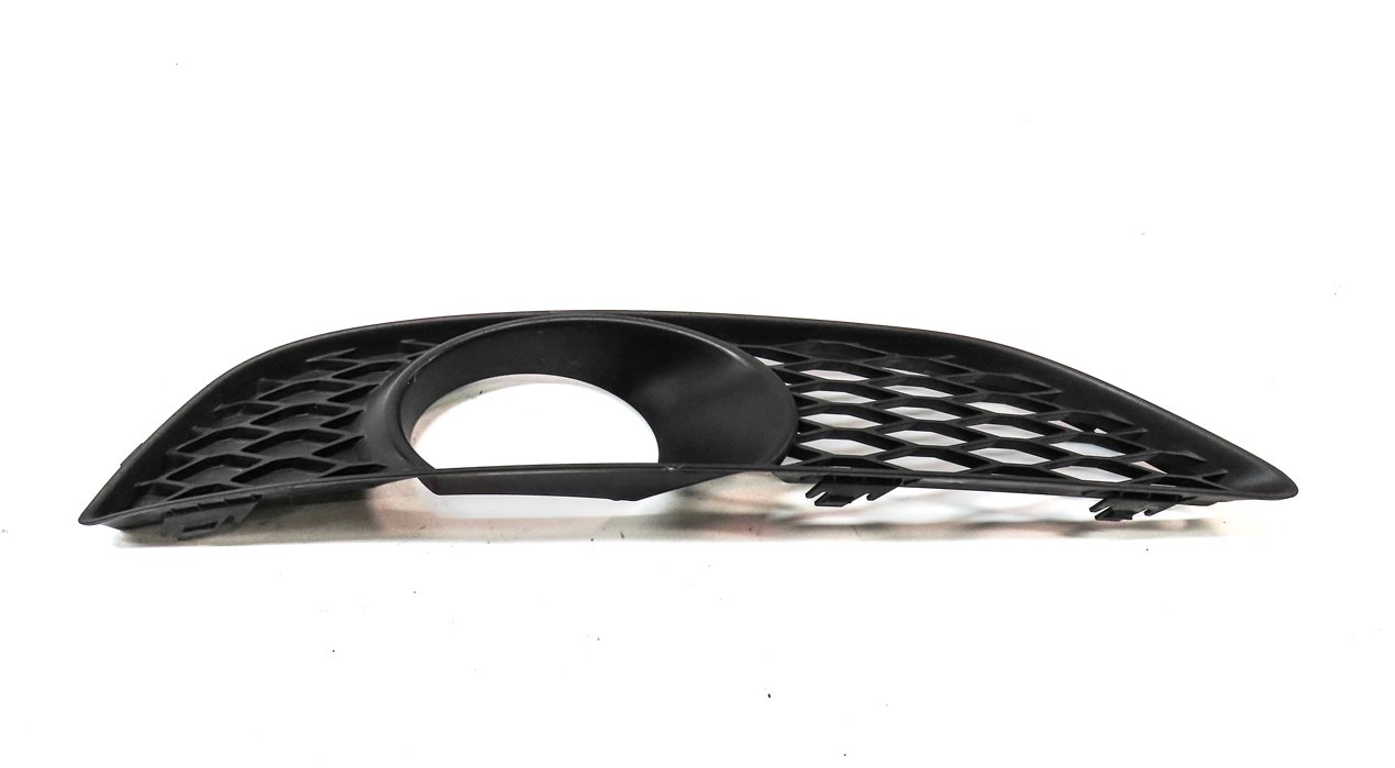 Thumbnail 4: 2015 AUDI Q7 PRESTIGE (4L) FRONT LEFT DRIVER LOWER FOG LIGHT LAMP TRIM (BLACK)