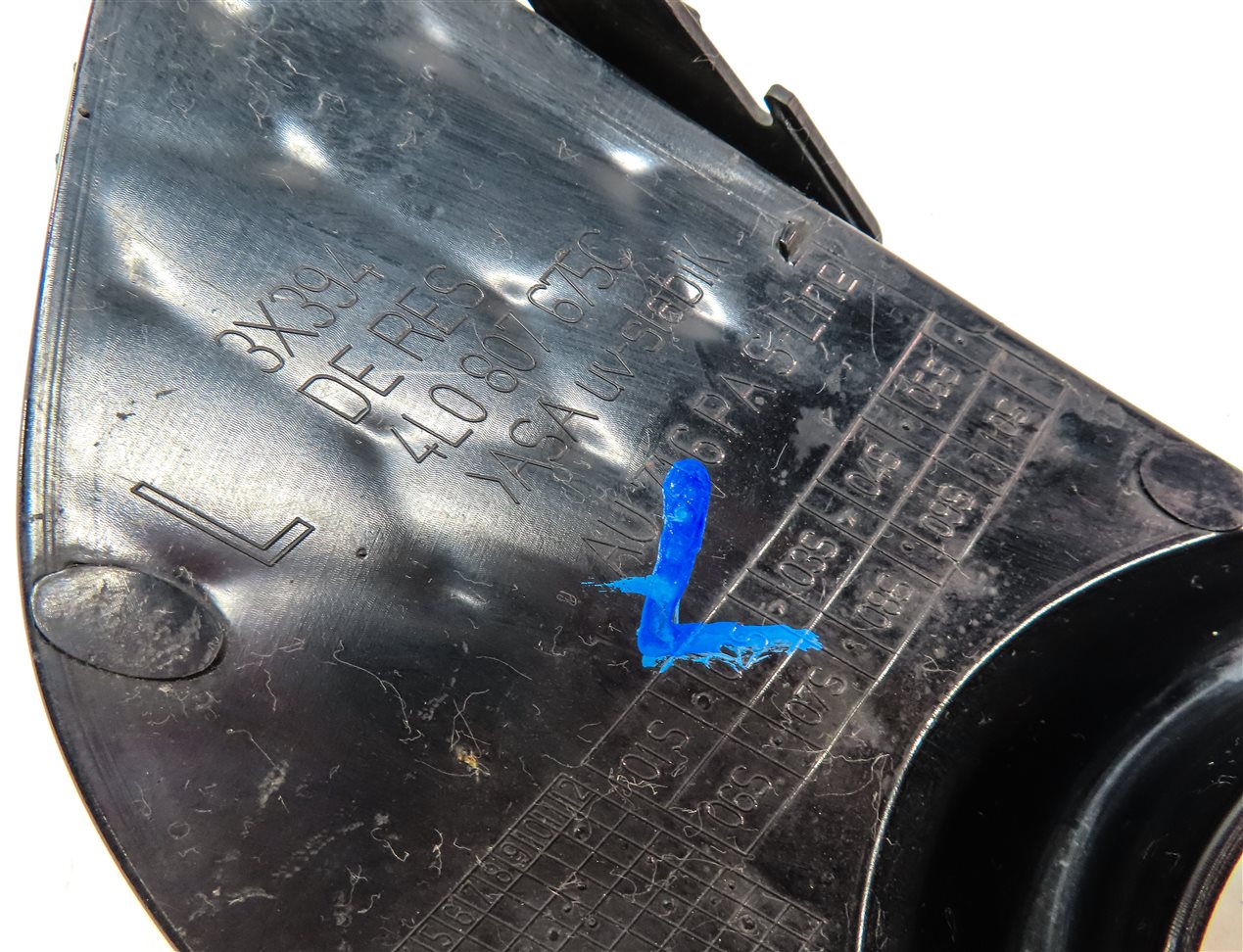 Thumbnail 6: 2015 AUDI Q7 PRESTIGE (4L) FRONT LEFT DRIVER LOWER FOG LIGHT LAMP TRIM (BLACK)