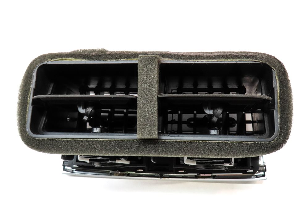 Thumbnail 4: 15 AUDI Q7 PRESTIGE (4L) REAR CENTER CONSOLE HEAT AIR AC HVAC DUAL VENT (Black)