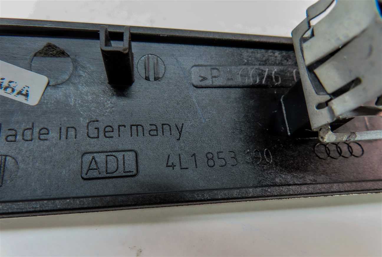 Thumbnail 5: 2015 AUDI Q7 PRESTIGE (4L) QUATTRO FRONT RIGHT PASSENGER DASH TRIM (Aluminum)