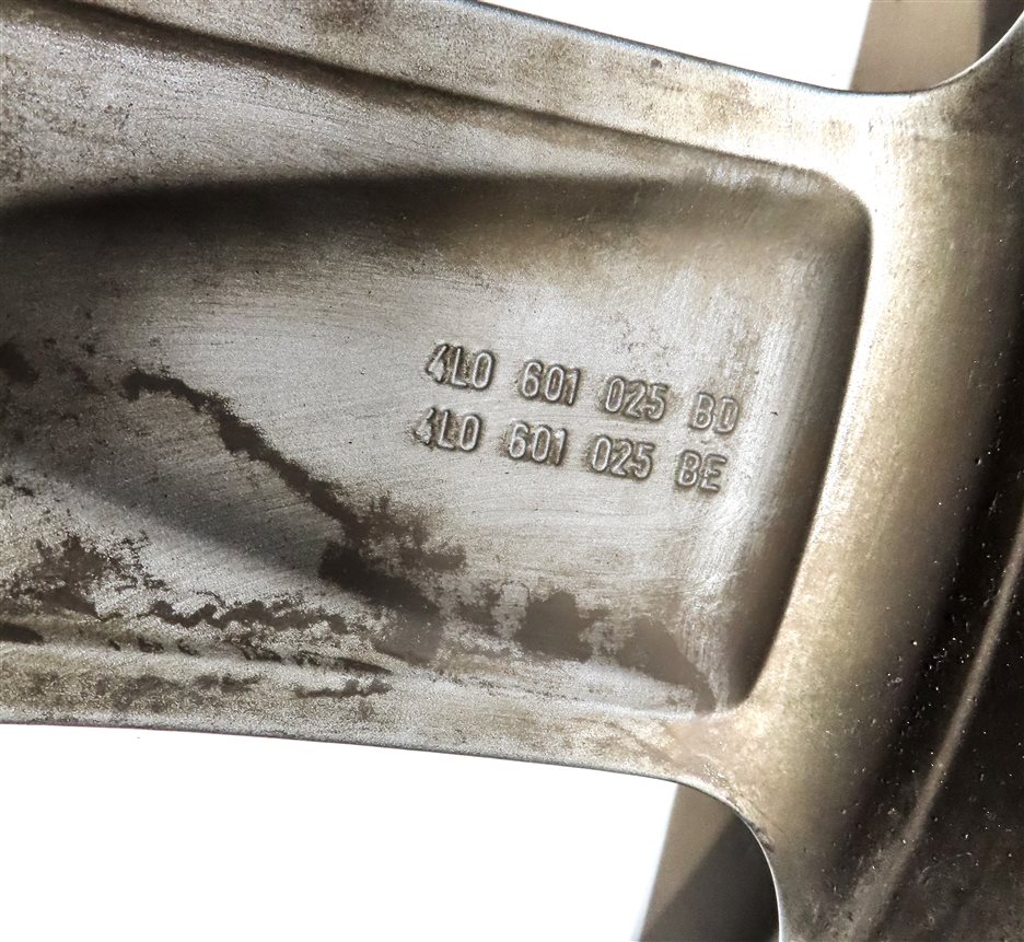 Thumbnail 4: 2007-2015 AUDI Q7 (4L) 20x9" 20 x 9 INCH ALUMINUM ALLOY 5-SPOKE WHEEL RIM (ET60)