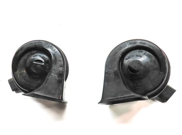 Thumbnail 2: 2011-2016 BMW 528i 535i 535iGT 550i 550iGT M5 (F10 F07) HIGH & LOW TONE HORN SET