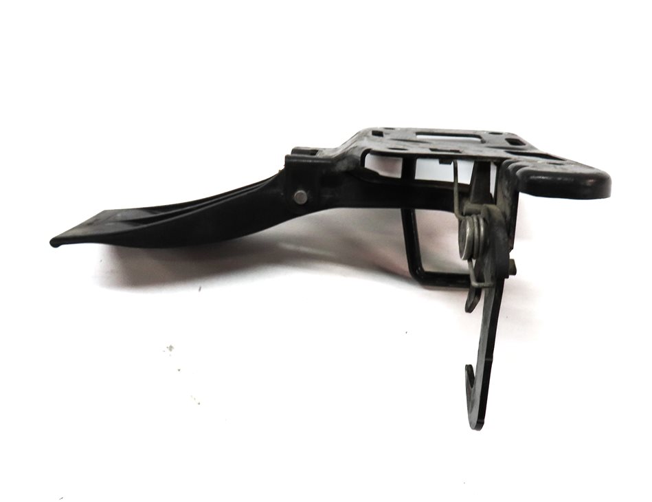 Thumbnail 5: 2010 AUDI S4 (B8 8K) HOOD SAFETY CATCH HOOK w/ RELEASE LEVER ASSEMBLY