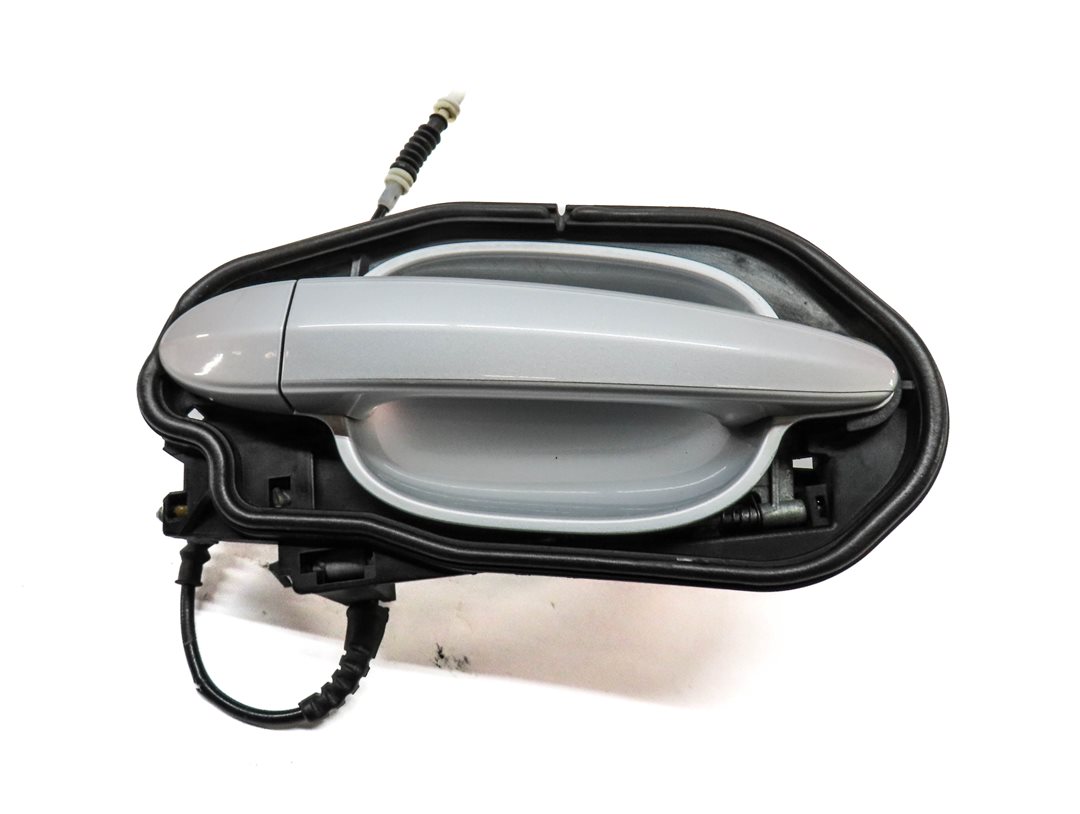 Thumbnail 2: 04-10 BMW 530i 535i 545i 550i M5 (E60) REAR LEFT EXTERIOR DOOR HANDLE (Silver)