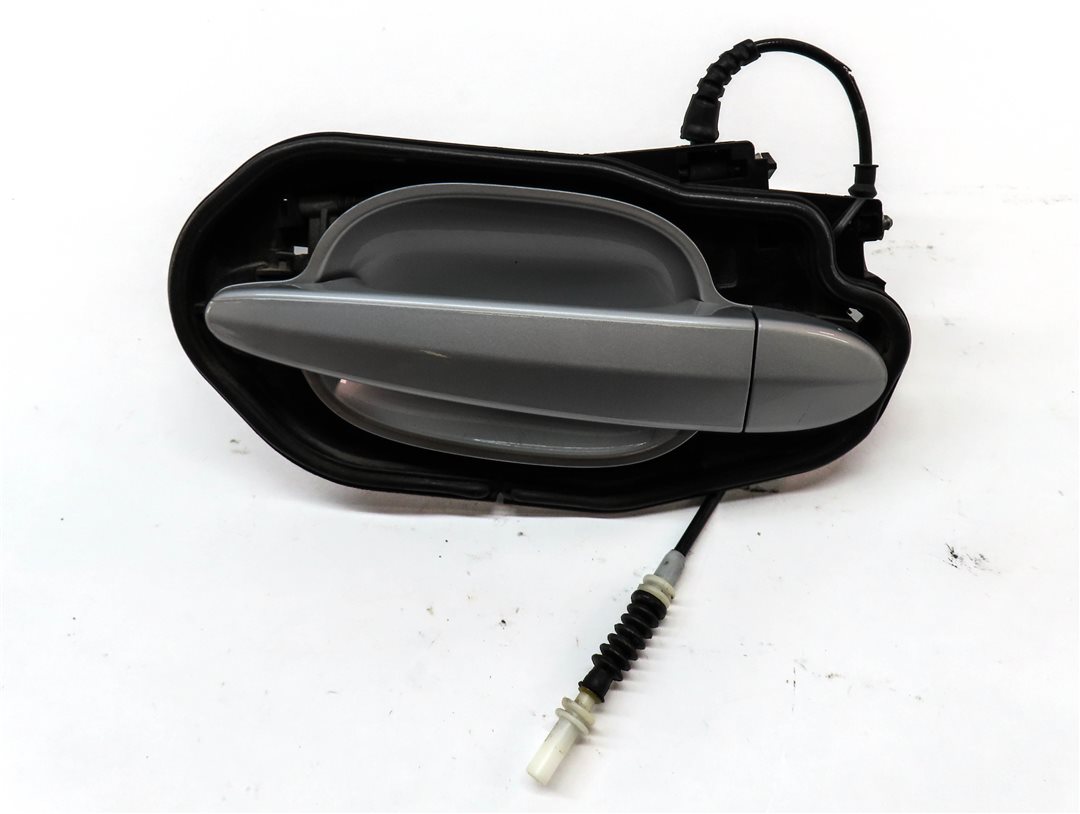 Thumbnail 4: 04-10 BMW 530i 535i 545i 550i M5 (E60) REAR LEFT EXTERIOR DOOR HANDLE (Silver)