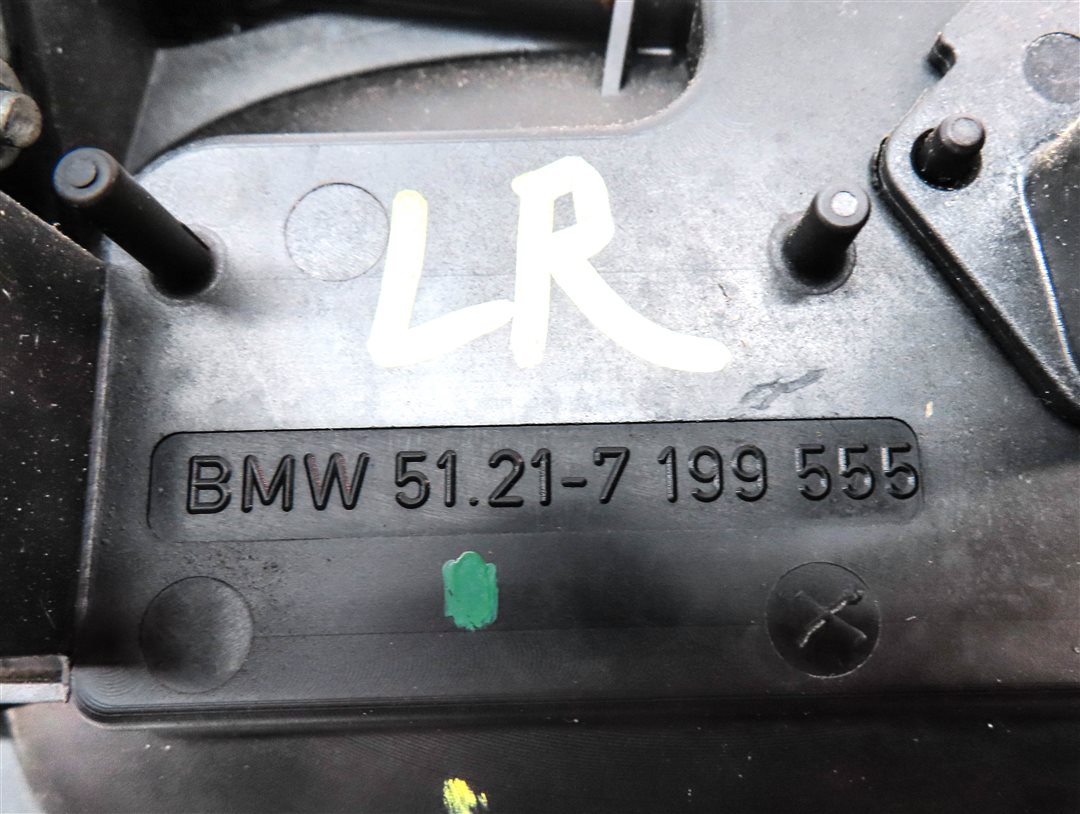 Thumbnail 6: 04-10 BMW 530i 535i 545i 550i M5 (E60) REAR LEFT EXTERIOR DOOR HANDLE (Silver)