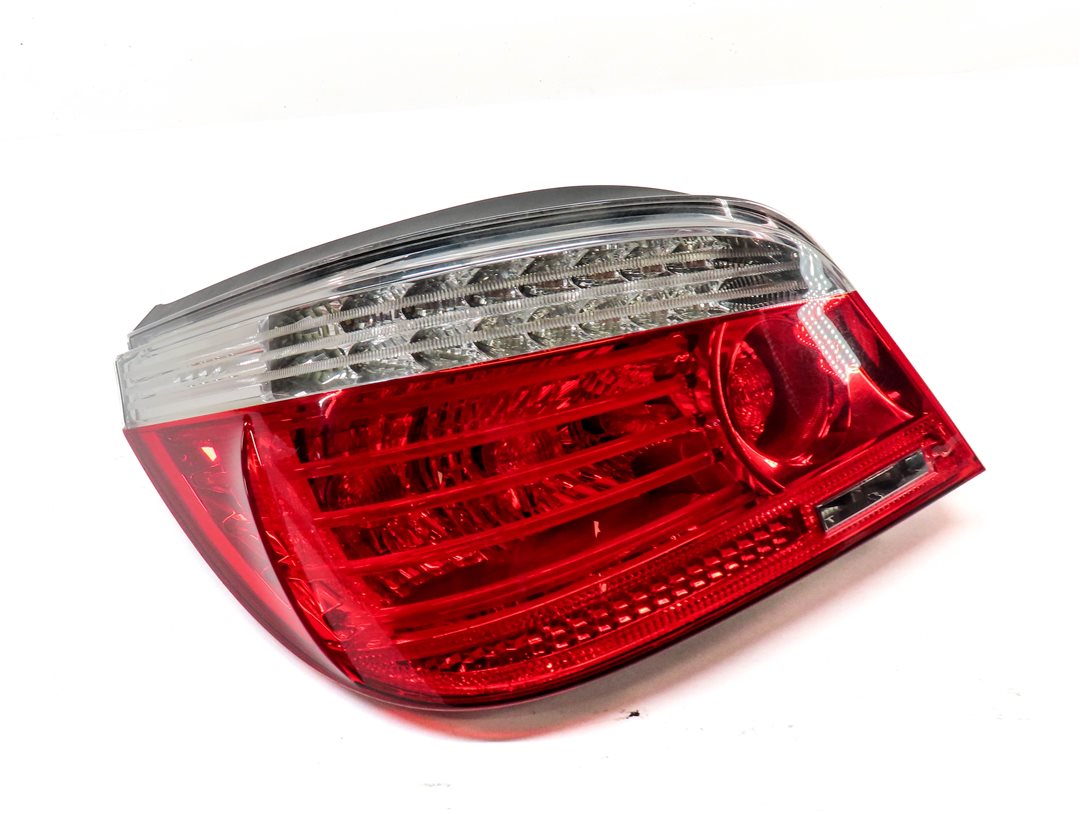 Thumbnail 2: 2008-2010 BMW 528i 535i 550i M5 (E60) LEFT DRIVER TAILLIGHT BRAKE LIGHT LAMP