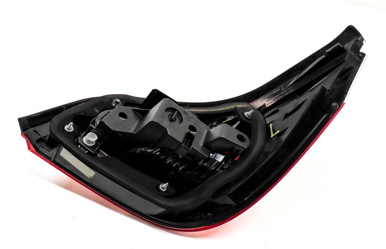 Thumbnail 4: 2008-2010 BMW 528i 535i 550i M5 (E60) LEFT DRIVER TAILLIGHT BRAKE LIGHT LAMP