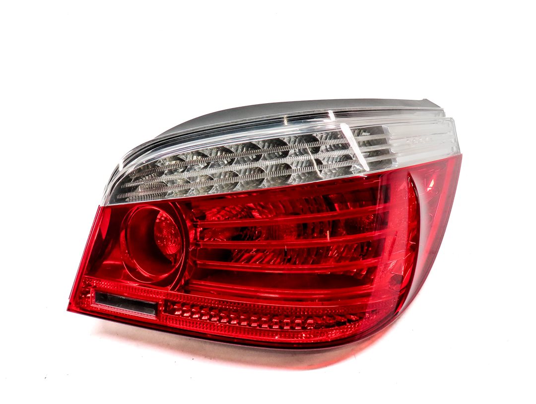 Thumbnail 2: 2008-2010 BMW 528i 535i 550i M5 (E60) RIGHT PASSENGER TAILLIGHT BRAKE LIGHT LAMP