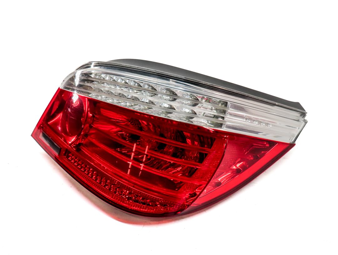 Thumbnail 3: 2008-2010 BMW 528i 535i 550i M5 (E60) RIGHT PASSENGER TAILLIGHT BRAKE LIGHT LAMP