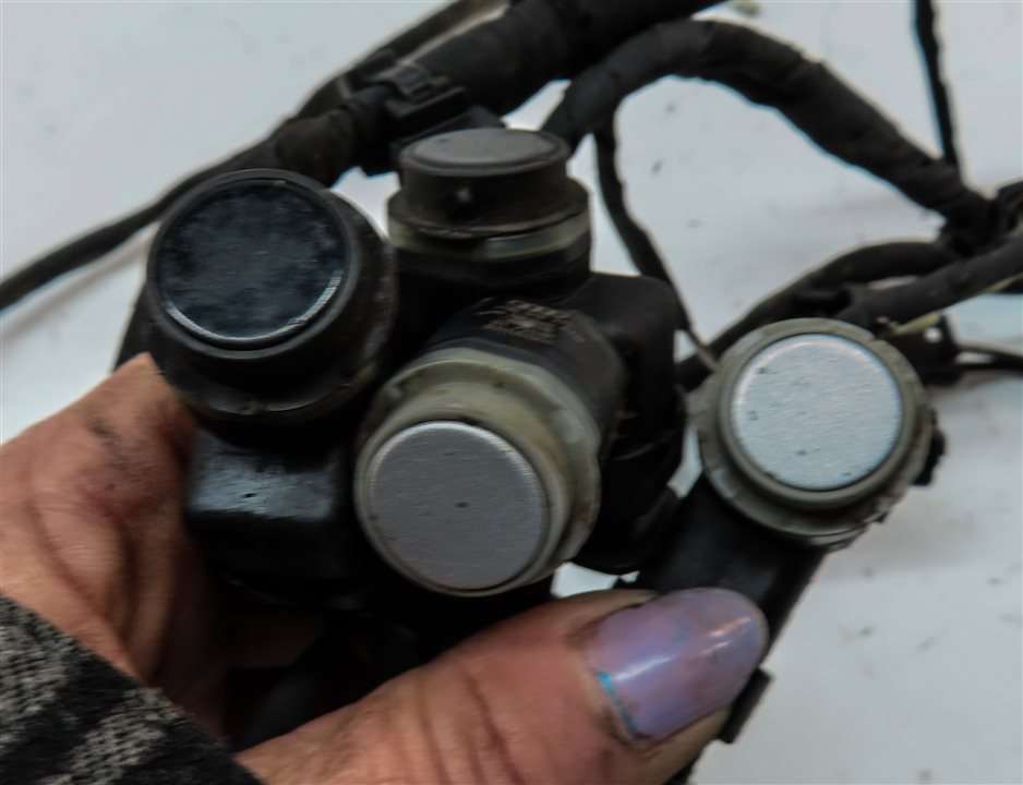 Thumbnail 4: 2011 AUDI Q7 (4L) FRONT PARK ASSIST PDC SENSOR SET4 (2 SILVER 2 BLACK) & HARNESS