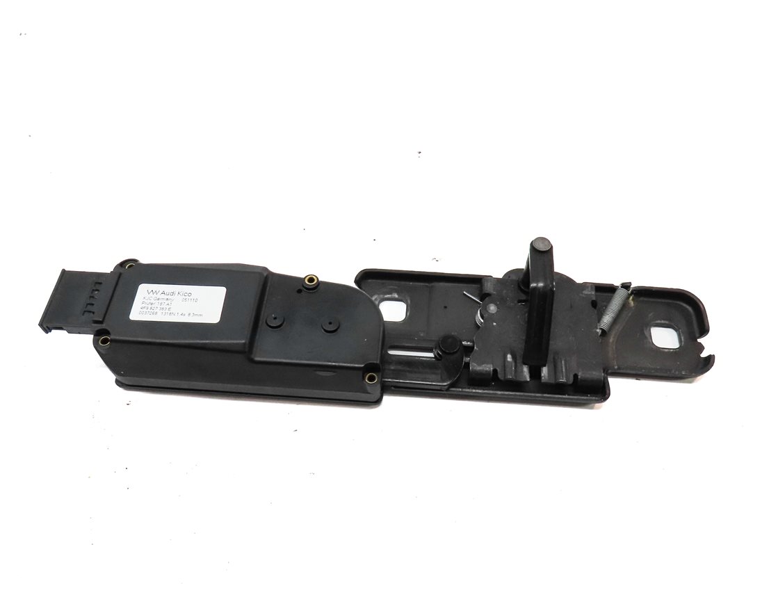 Thumbnail 2: 2011 AUDI Q7 (4L) REAR HATCH TRUNK TAILGATE STRIKER PLATE w/ ACTUATOR MOTOR