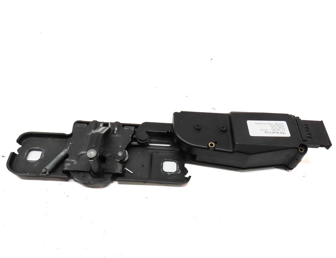 Thumbnail 4: 2011 AUDI Q7 (4L) REAR HATCH TRUNK TAILGATE STRIKER PLATE w/ ACTUATOR MOTOR