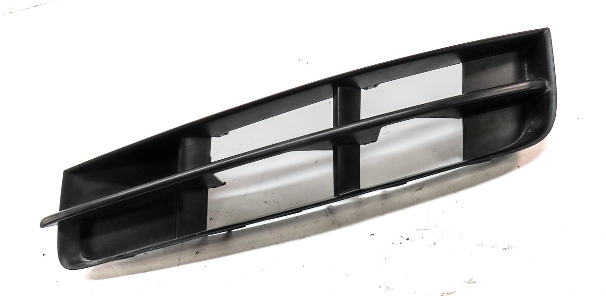 Thumbnail 3: 2011 AUDI Q7 (4L) FRONT LEFT DRIVER LOWER BUMPER GRILLE END AIR VENT
