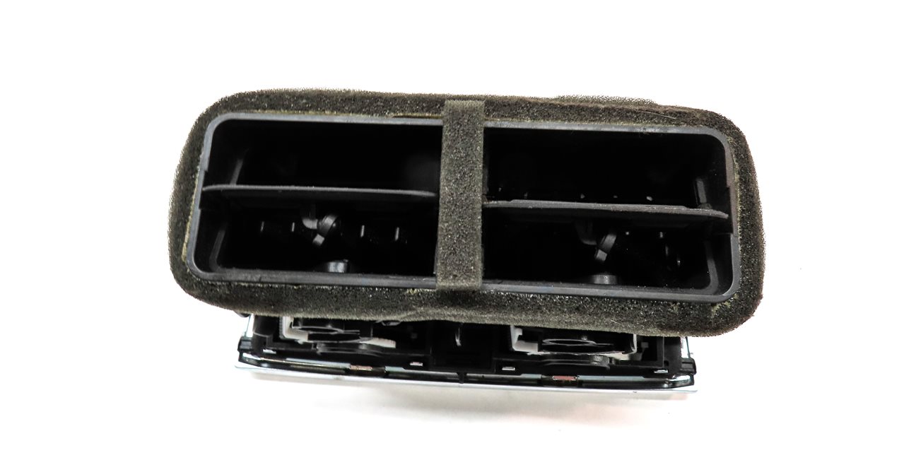 Thumbnail 4: 2011 AUDI Q7 (4L) REAR CENTER CONSOLE HVAC A/C HEATER AIR VENT (BLACK & SILVER)