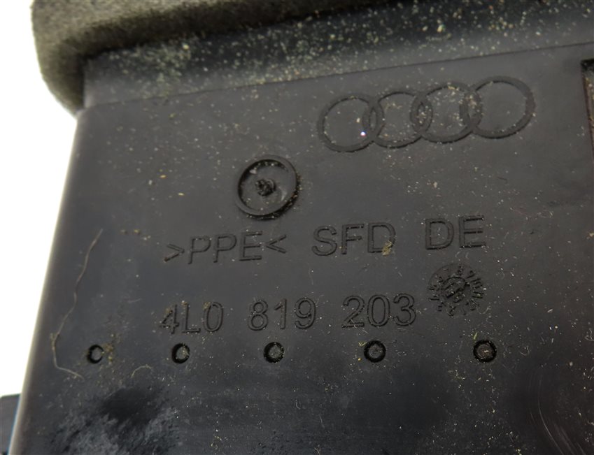 Thumbnail 6: 2011 AUDI Q7 (4L) REAR CENTER CONSOLE HVAC A/C HEATER AIR VENT (BLACK & SILVER)