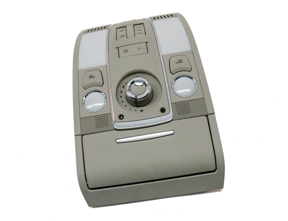 Thumbnail 3: 2011 AUDI Q7 (4L) FRONT CENTER ROOF PRIMARY DOMELIGHT DOME LIGHT (GREY)