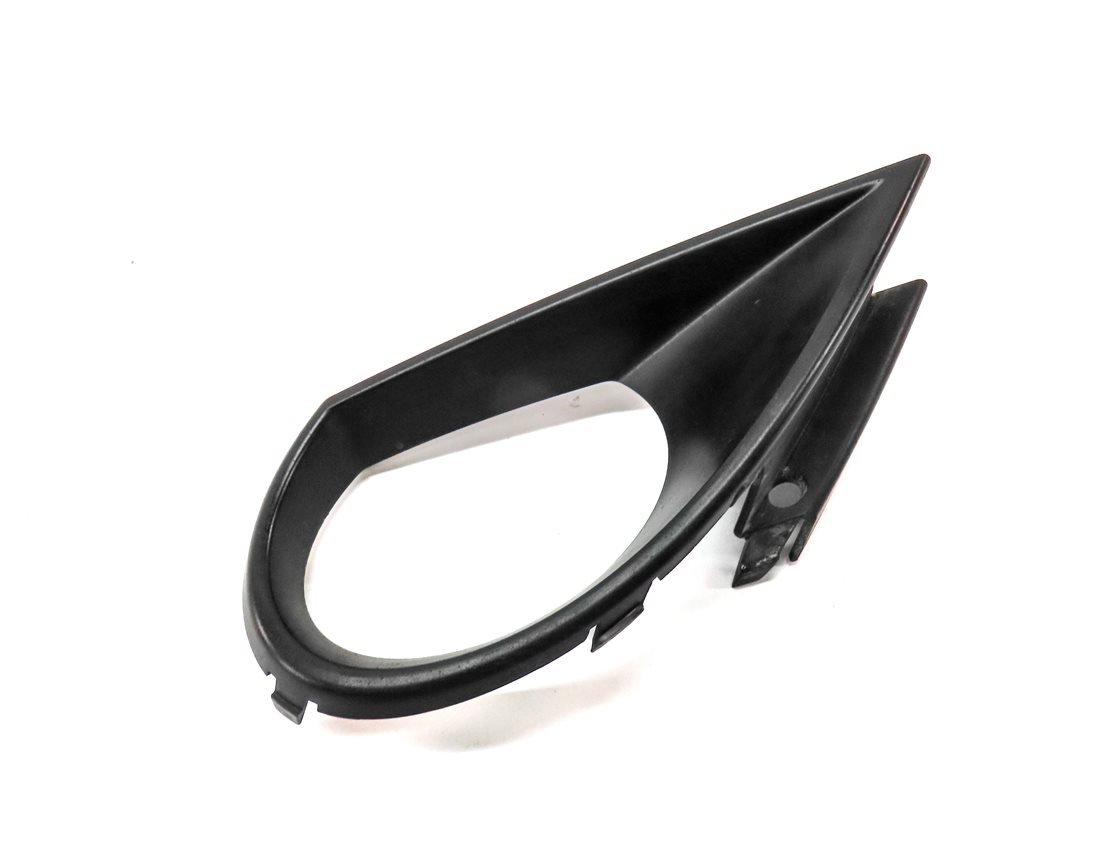 Thumbnail 2: 2011 AUDI Q7 (4L) FRONT RIGHT PASSENGER FOGLIGHT FOG LIGHT SURROUND TRIM PANEL