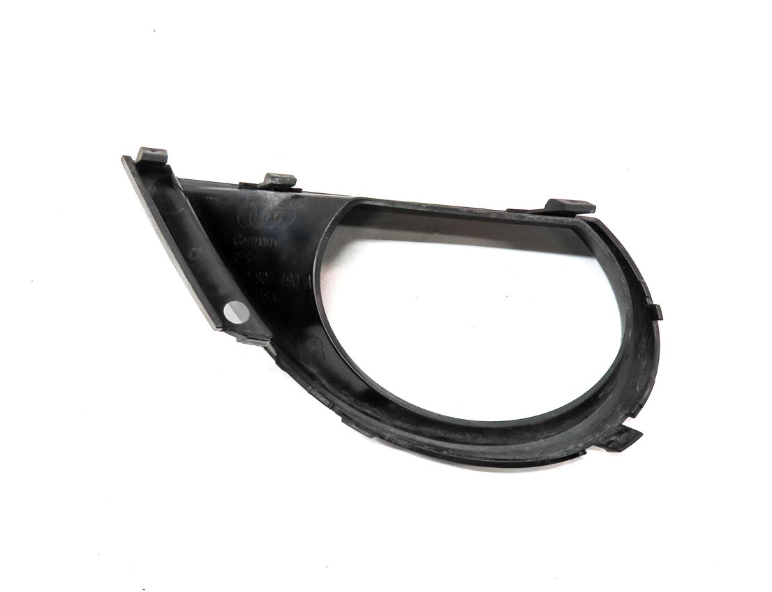 Thumbnail 5: 2011 AUDI Q7 (4L) FRONT RIGHT PASSENGER FOGLIGHT FOG LIGHT SURROUND TRIM PANEL