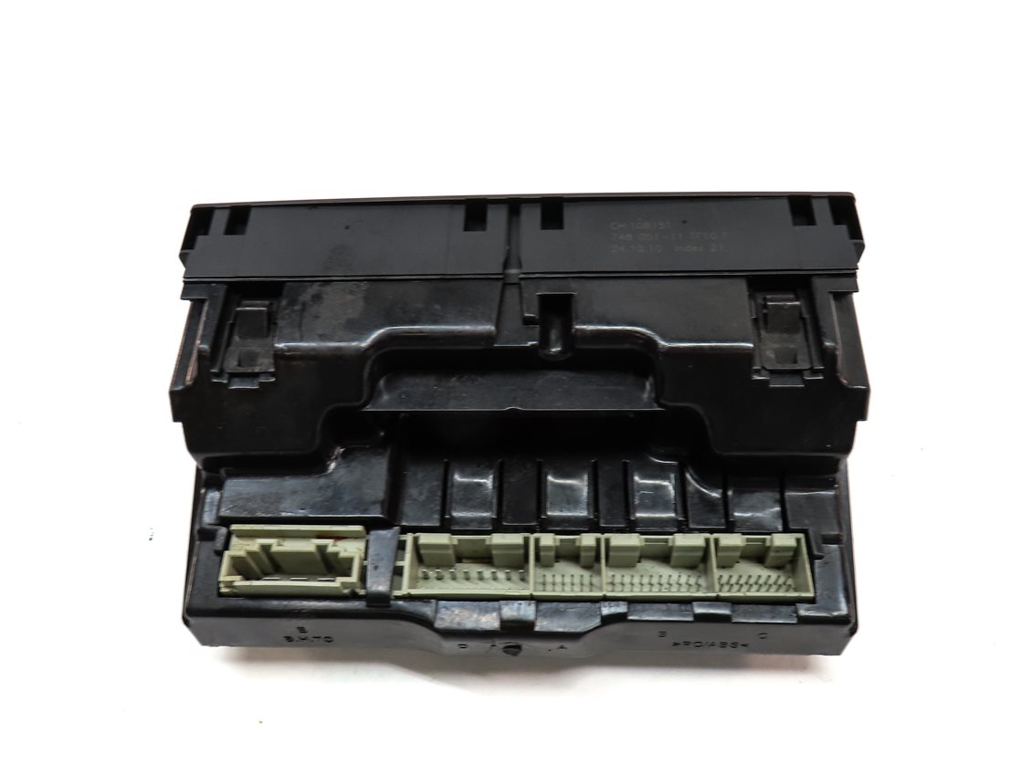 Thumbnail 4: 2010-2012 AUDI Q7 (4L) REAR CONSOLE HEATER A/C TEMPERATURE CLIMATE CONTROL PANEL