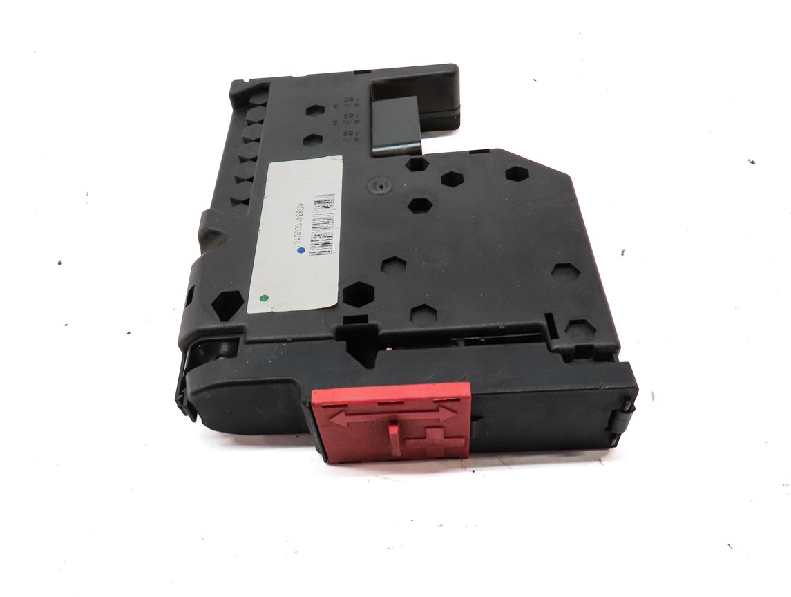 Thumbnail 2: 2012 MERCEDES E350 (W212) 3.5L POSITIVE BATTERY TERMINAL POWER DISTRIBUITON BOX