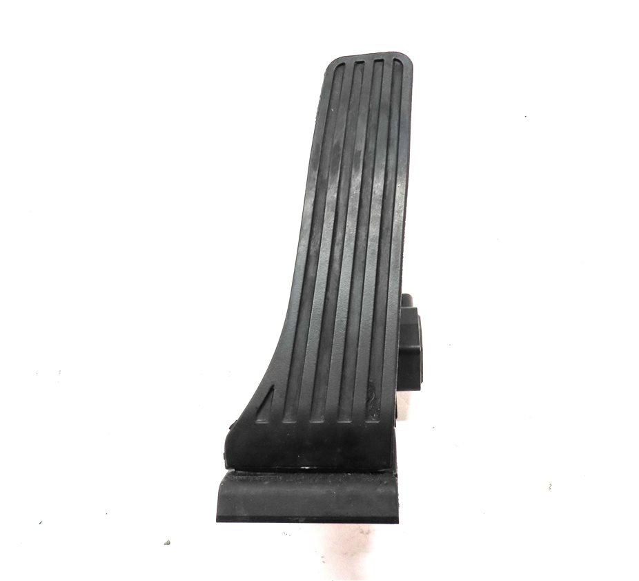 Thumbnail 2: 2012 MERCEDES E350 SEDAN (W212) FRONT LEFT DRIVER GAS ACCELERATOR PEDAL