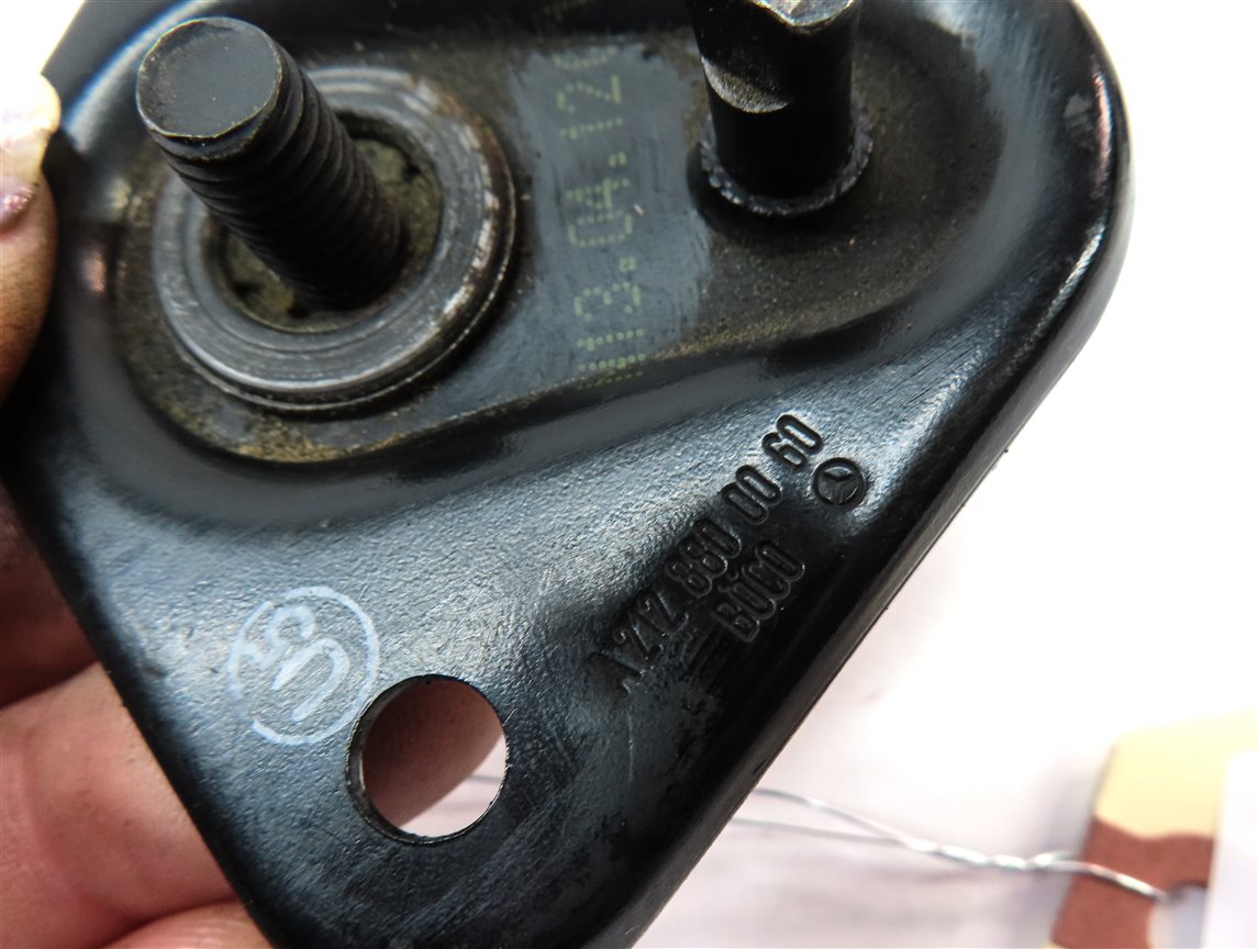 Thumbnail 6: 2012 MERCEDES E350 SEDAN (W212) FRONT HOOD SAFETY CATCH HOOK LOCK LATCH SET/3