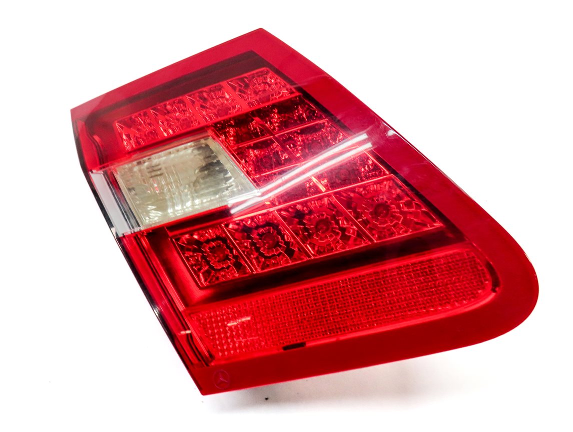 10-13 MERCEDES E-CLASS (W212) SEDAN LEFT REAR INNER TRUNK TAILLIGHT LIGHT LAMP