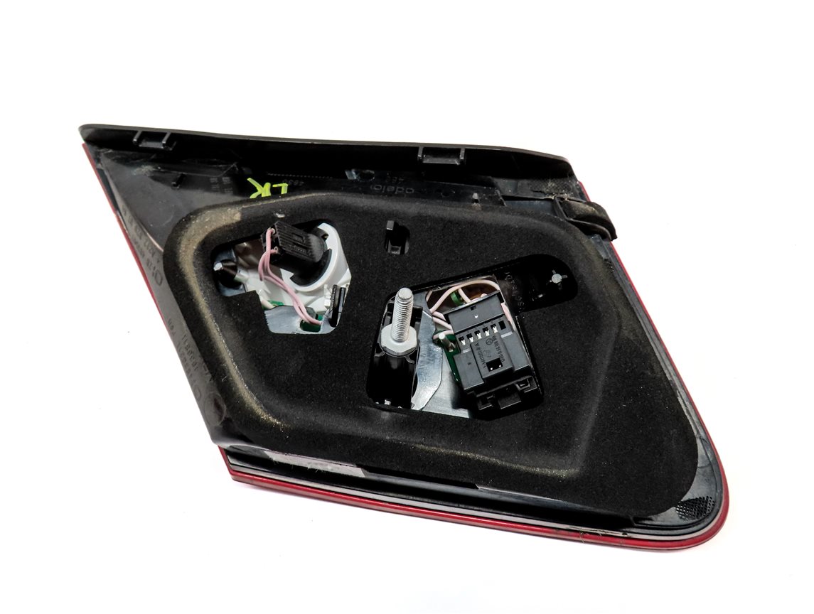 Thumbnail 6: 10-13 MERCEDES E-CLASS (W212) SEDAN LEFT REAR INNER TRUNK TAILLIGHT LIGHT LAMP