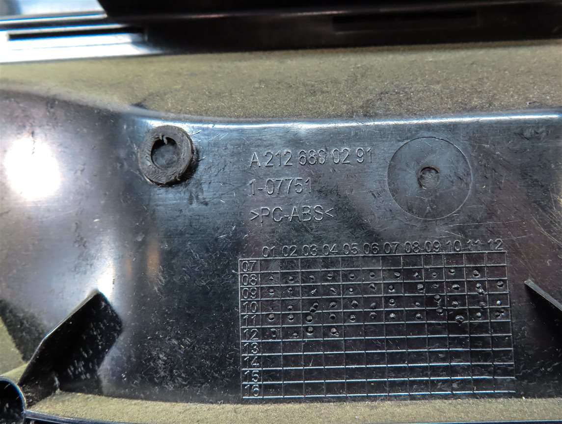 Thumbnail 6: 10-12 MERCEDES E350 E63 E550 W212 FRONT RIGHT PASSENGER GLOVEBOX (Black)