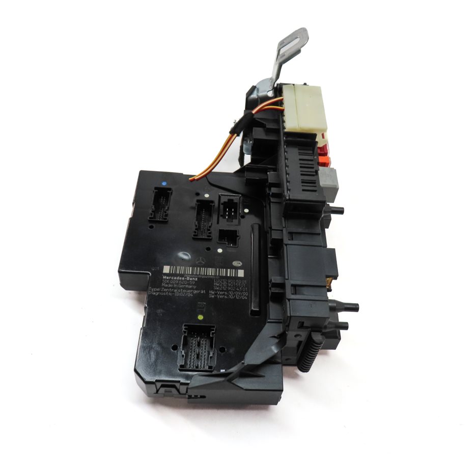 Thumbnail 2: 11-12 MERCEDES E350 E550 CLS550 (W212 W218) REAR SIGNAL ACQUISITION MODULE SAM