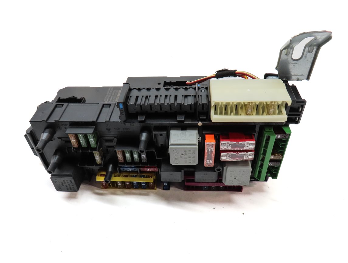 Thumbnail 4: 11-12 MERCEDES E350 E550 CLS550 (W212 W218) REAR SIGNAL ACQUISITION MODULE SAM